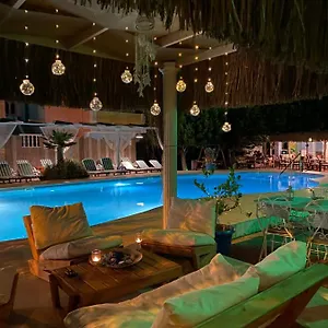 https://cunda-leo-boutique-hotel-pool.aegeanhotels.net