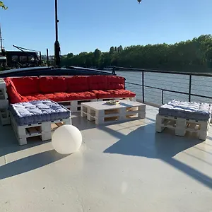  Botel Péniche Sunflower
